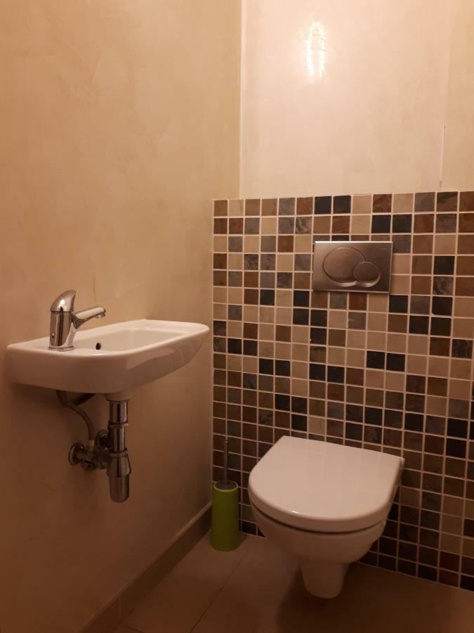 Utulny Apartman V Bratislava 15 מראה חיצוני תמונה